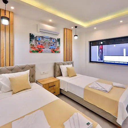 Hadrian Kapali Havuzlu Ve Saunali Apartament *